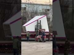 トラックに娯楽機器を積載する